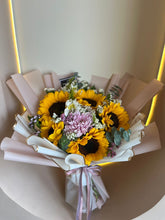 Cargar imagen en el visor de la galería, BOUQUET GIRASOLES