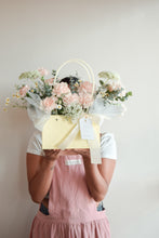 Cargar imagen en el visor de la galería, CARNATION BAG