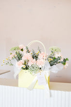 Cargar imagen en el visor de la galería, CARNATION BAG