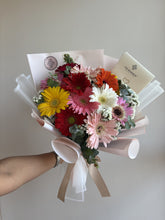 Cargar imagen en el visor de la galería, GERBERAS BOUQUET