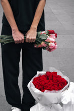 Cargar imagen en el visor de la galería, THE WHITE BOW