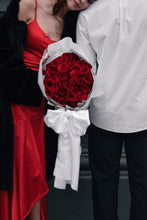 Cargar imagen en el visor de la galería, THE WHITE BOW