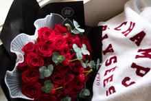 Cargar imagen en el visor de la galería, CHERRY ROSE BOUQUET