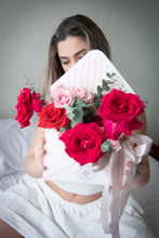Cargar imagen en el visor de la galería, LOVE LETTER
