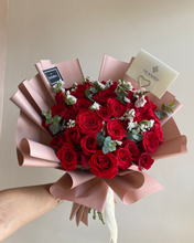 Cargar imagen en el visor de la galería, BOUQUET ROSAS ROJAS

