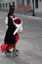 Cargar imagen en el visor de la galería, THE WHITE BOW
