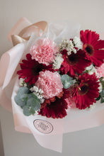 Cargar imagen en el visor de la galería, GERBERAS BOUQUET
